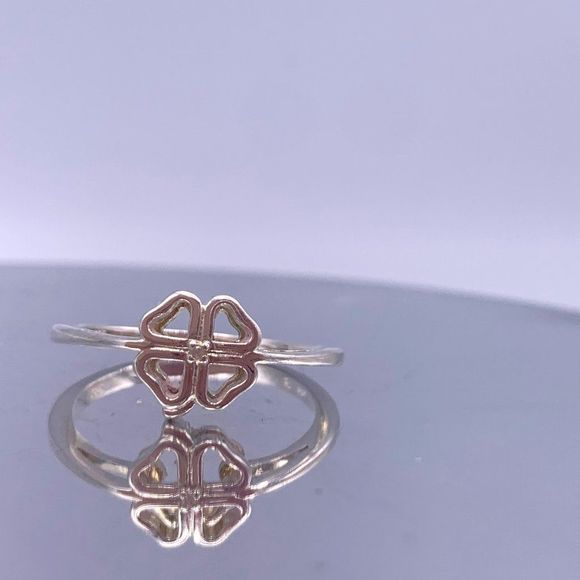 Vintage Sterling Silver Clover Ring with Accents - Picture 6 of 10